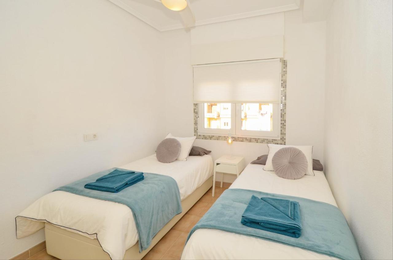 טורבייחה Punta Prima Pleasure With Private Parking In A Gated Community Close To The Beach מראה חיצוני תמונה